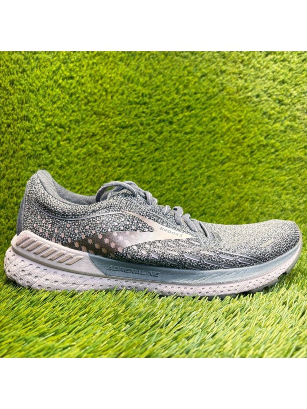 Brooks Adrenaline GTS 21 Womens Size 11 Gray Athletic Running Shoes Sneakers